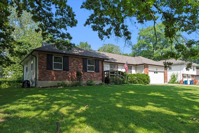 property at 9924 Lamar Ave