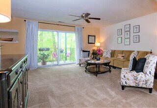 Bay Hills Apartments in Arnold, MD - Foto de edificio - Building Photo