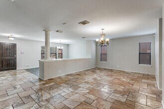 7766 Falcon Oak Dr in San Antonio, TX - Building Photo - Building Photo