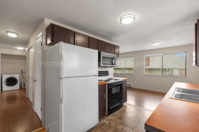 911 E Bridgeport Ave in Spokane, WA - Building Photo - Building Photo