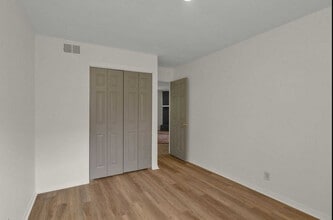 1434 E Cedar Ln in Madison, TN - Foto de edificio - Building Photo