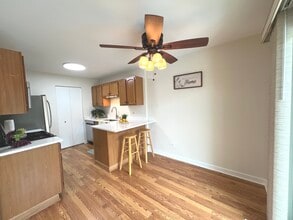 652 Mallard Ct in Bartlett, IL - Building Photo - Building Photo