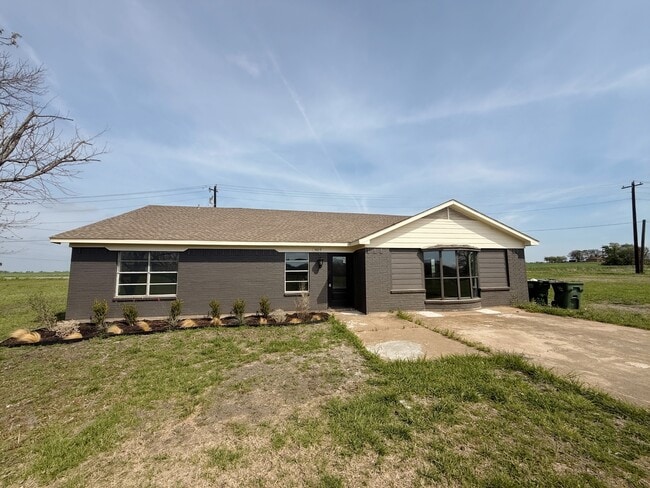 property at 905 FM 902