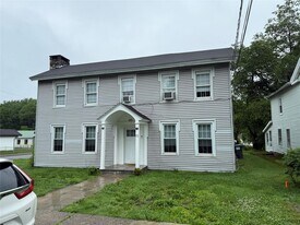 19 Broadhead St in Ellenville, NY - Building Photo