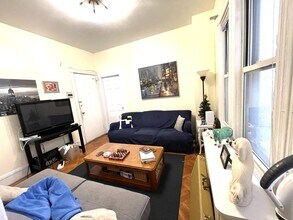 14 Tonnele Ave, Unit #2 in Jersey City, NJ - Foto de edificio - Building Photo