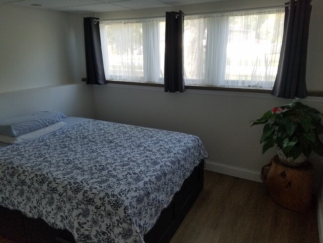 7935 Edgewood Ct, Unit Bachelor's