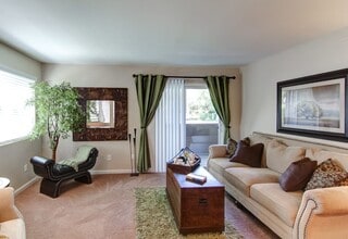 Sycamore Terrace Apartments in Temecula, CA - Foto de edificio - Interior Photo