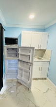 6633 Dahlia Dr in Miramar, FL - Building Photo - Building Photo