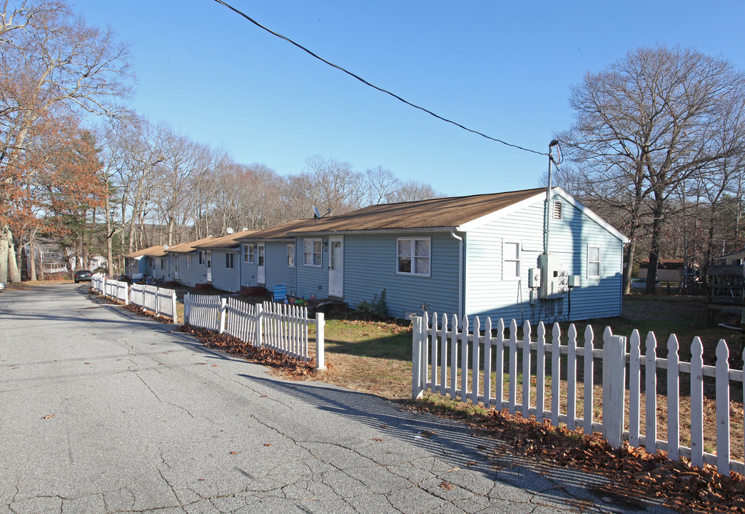 2-10 Arnio Dr in Moosup, CT - Building Photo