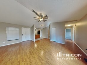 1464 Tiverton Dr in Brandon, FL - Building Photo - Building Photo