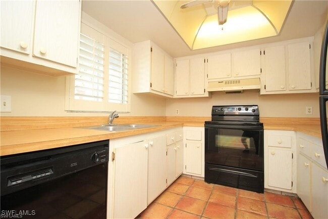 property at 5667 Rattlesnake Hammock Rd