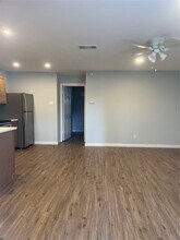 4624 Bell St in Houston, TX - Foto de edificio - Building Photo