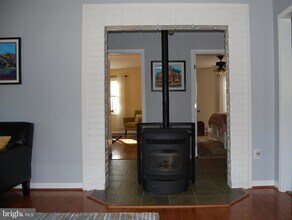 6860 Engle Molers Rd in Shepherdstown, WV - Foto de edificio - Building Photo