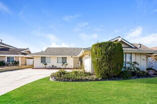 9379 Esther St in Cypress, CA - Building Photo