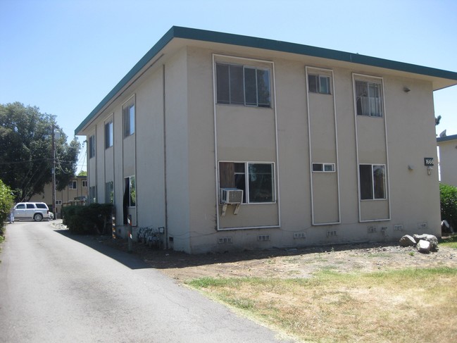 1666 Adams Ave in Milpitas, CA - Foto de edificio - Building Photo