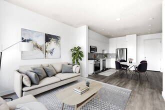 Tenney in San Diego, CA - Foto de edificio - Building Photo