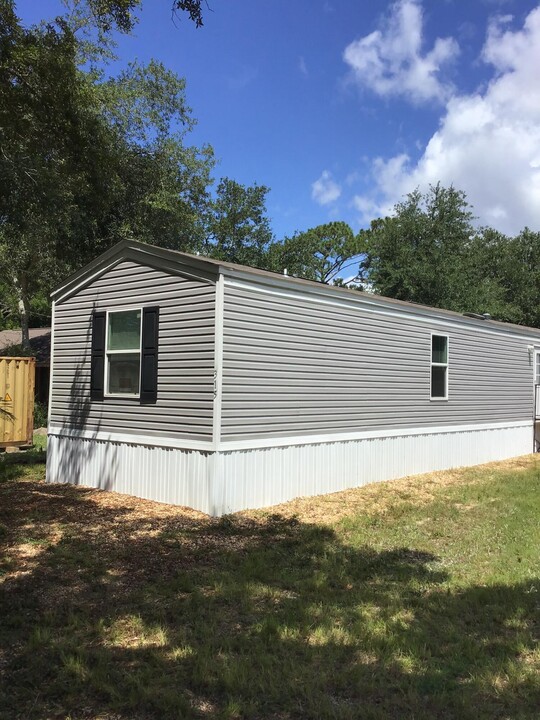 315 Juniper Dr in Freeport, FL - Building Photo