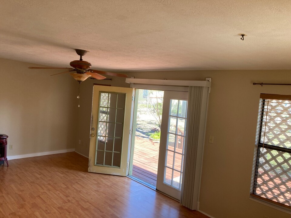 610 N Moline St in Rockport, TX - Building Photo