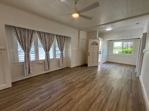 1717 Kewalo St in Honolulu, HI - Building Photo - Building Photo