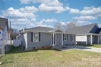 3825 Westway Dr in Charlotte, NC - Building Photo - Building Photo