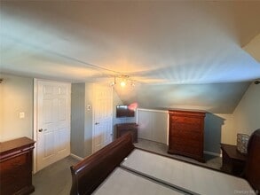 140 10th Ave in West Babylon, NY - Building Photo - Building Photo