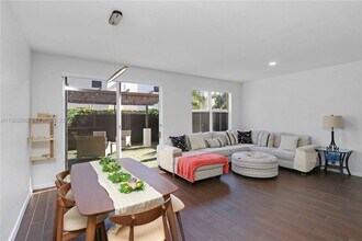 1458 SE 26th Ave in Homestead, FL - Building Photo - Building Photo