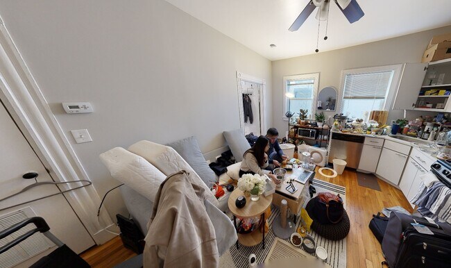 30 JFK St, Unit 2T in Cambridge, MA - Foto de edificio - Building Photo