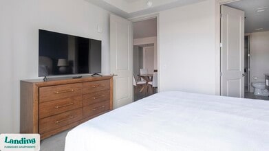 1414 Wood Hollow Dr, Unit 1-329 in Houston, TX - Foto de edificio - Building Photo