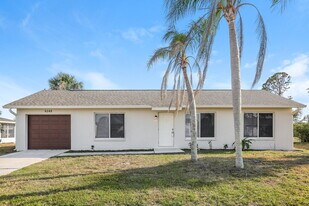 6248 Drucker Cir in Port Charlotte, FL - Building Photo