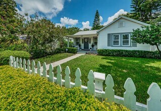 1037 18th Ave N in St. Petersburg, FL - Building Photo - Building Photo