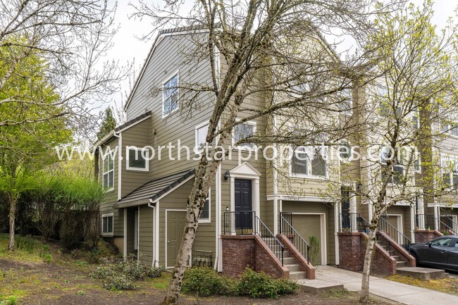 2704 NW Kennedy Ct in Portland, OR - Foto de edificio - Building Photo