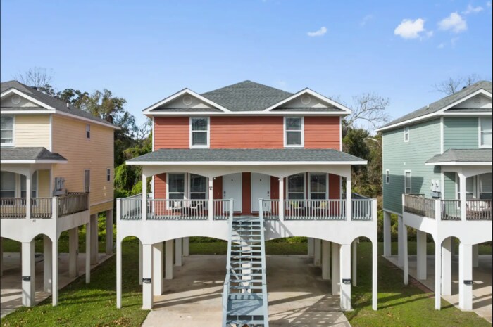 269 Benachi Ave in Biloxi, MS - Building Photo