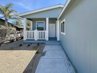 466 N Franklin St in Hemet, CA - Foto de edificio - Building Photo