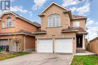 5383 Red Brush Dr in Mississauga, ON - Building Photo - Building Photo