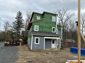 815 Main St in Amherst, MA - Foto de edificio - Building Photo