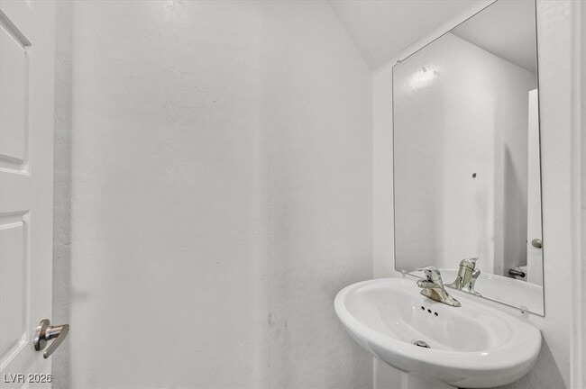 2212 Langmore St in Las Vegas, NV - Building Photo - Building Photo