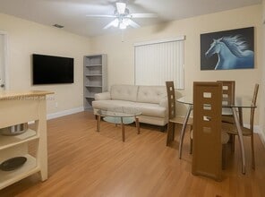 42 NW 32nd Ave in Miami, FL - Building Photo - Building Photo