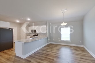 13748 Willowmore Dr in Denham Springs, LA - Building Photo - Building Photo