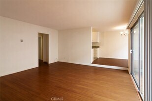 1122 9th St, Unit 4 in Santa Monica, CA - Building Photo