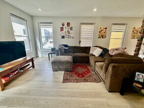 10 Ward St, Unit 1 in Boston, MA - Foto de edificio - Building Photo