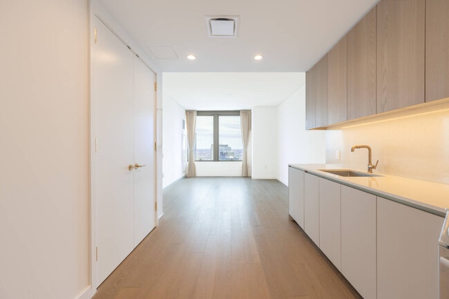 3 Ct Square W in Queens, NY - Building Photo - Building Photo