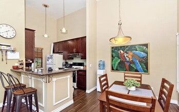 10591 Lakeside Dr S in Garden Grove, CA - Building Photo - Building Photo