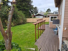 704 G St in Crescent City, CA - Building Photo