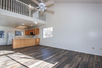 9116 E Lakeshore Dr in Prescott Valley, AZ - Building Photo - Building Photo