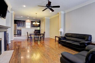 923 Birdsall St in Houston, TX - Building Photo - Building Photo