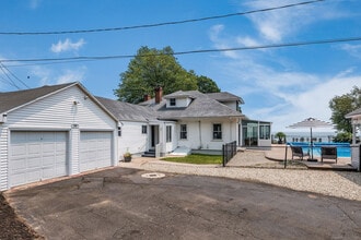156 Old Kelsey Point Rd in Westbrook, CT - Building Photo - Building Photo