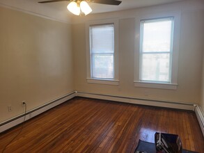 256 Jewett Ave, Unit #3 in Jersey City, NJ - Building Photo - Building Photo