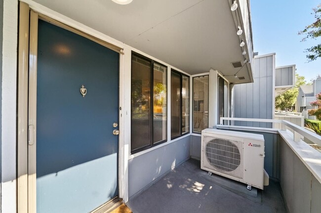 property at 906 La Barbera Dr