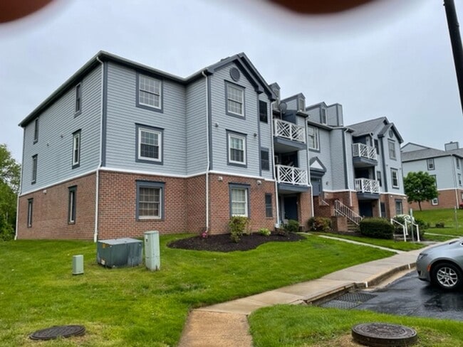 property at 203 Oak Leaf Cir