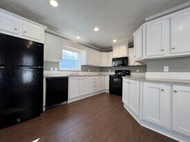 125 E Sourwood Dr in Browns Summit, NC - Building Photo